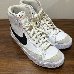 Nike‎ shoes